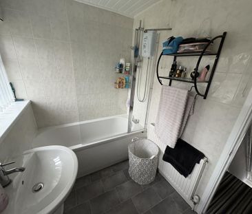 3 bedroom end of terrace house to rent - Photo 6