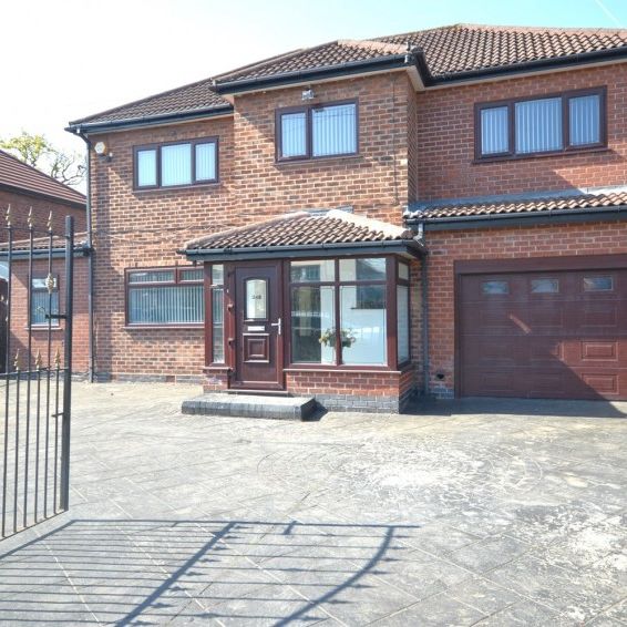 Kingsway, Cheadle - Photo 1