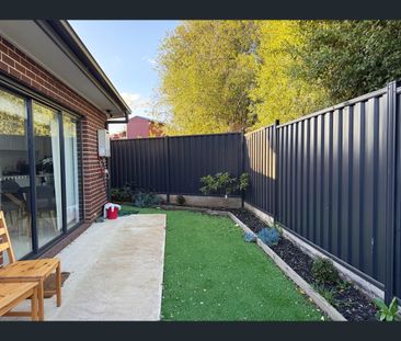 4/5 Bainbridge Close, Craigieburn, Vic 3064 - Photo 1