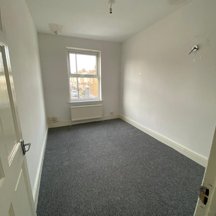 4 Bed Semi-Detached House, Trevelyan Road, E15 - Photo 1