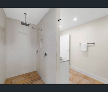 Coastal Living, Elevated! Where Everyday Feels Like a Holiday - Photo 3