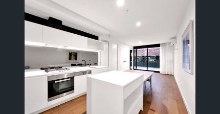 Large modern two bedroom apartment in the heart of Armadale - Photo 4