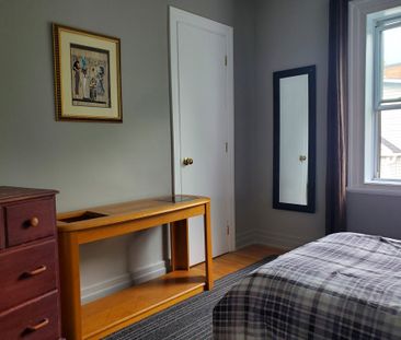 Métro Longueuil __ 2e station de Berri-UQAM __ Propre & Paisible - Photo 5