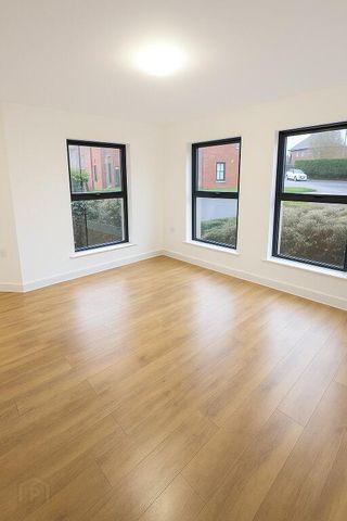 8 Lady Wallace Avenue, Lisburn, BT28 3QR - Photo 2