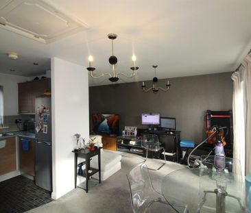 2 bedroom semi-detached house to rent - Photo 3