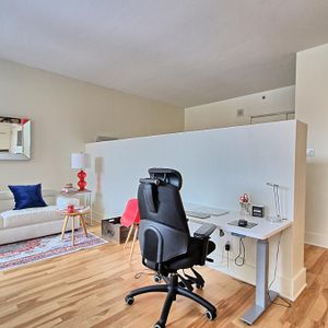 Condo, Vieux port, Piscine, Gym et Sauna - Photo 2