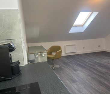 1 Bed Flat, Clarendon Road, CR0 - Photo 3