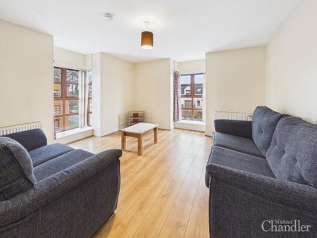 48 Redwood Grove, Dunmurry, Belfast, BT17 9RN - Photo 2