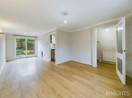 3 bedroom Mid Terraced House - Harwood Close, Welwyn Garden City - Photo 4