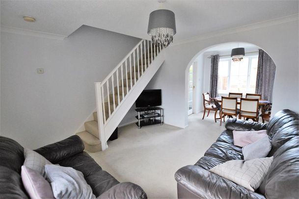 3 bedroom semi-detached house to rent - Photo 1