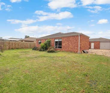 4 Bedroom Family Home in popular Maddingley - Photo 3
