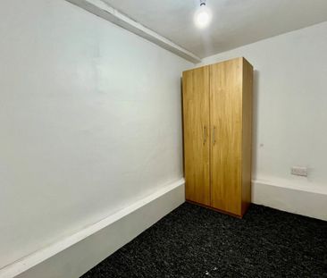 Dewsbury Road - Photo 1