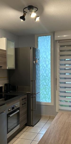 Location Appartement 3 pièces 68m² ST PRIEST EN JAREZ 42270 - Photo 2