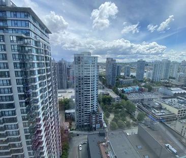 Amazing city and water view 2 bed 1den condo in Yaletown - Photo 1