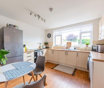 2 bedroom semi-detached house to rent - Photo 6