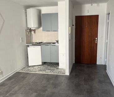 Location Appartement 1 pièce 21m² ORLEANS 45000 - Photo 2