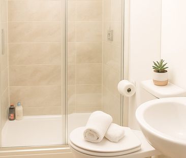 Room in a Shared House, Alpha Street, M6 - Photo 5