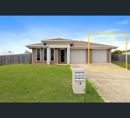 2/19 Essington Mews, Leichhardt, Qld 4305 - Photo 3