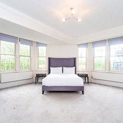 5 bedroom flat in 143 Park Road - Photo 1