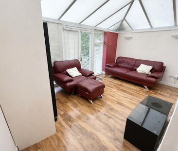 4 bedroom semi-detached house to rent - Photo 6