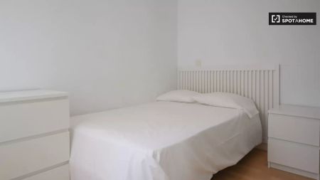 1-bedroom apartment for rent in Madrid - Photo 3