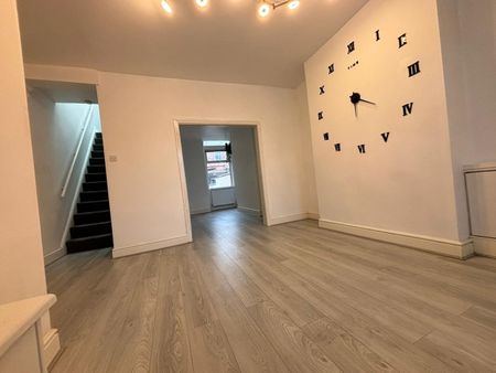 3 Bed Terraced House, Taylors Road, M32 - Photo 3