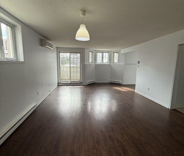 Spacieux Condo Lumineux 2 Chambres - Photo 1