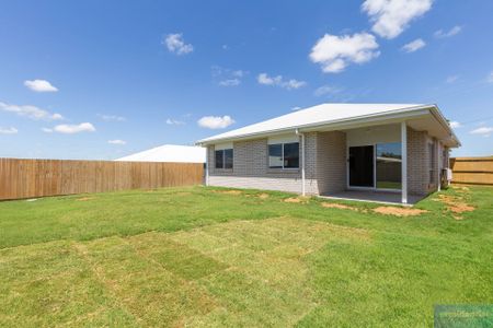 60 Windle Road, Brassall QLD 4305 - House For Rent | Domain - Photo 3