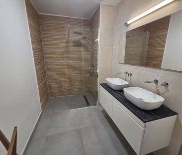 Location Appartement 2 pièces 50m² ST PIERRE 97410 - Photo 3