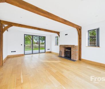 4 bedroom detached house to rent - Photo 2