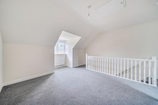 3 bedroom end of terrace house to rent - Photo 1