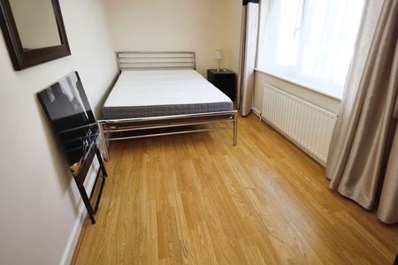 Luther Road, Bournemouth - Photo 3