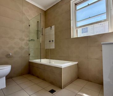 SPACIOUS FAMILY HOME WITH REAR ACCESS FROM AUBURN ROAD - Photo 6