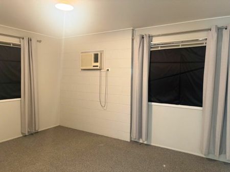 Low maintenance family home! - Photo 2