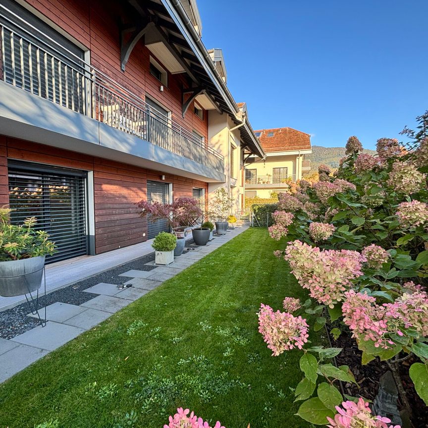 A louer: Grand appartement de standing avec terrasses et jardin - Foto 1