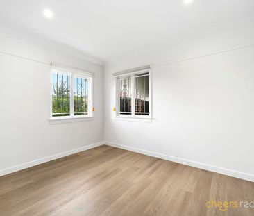 Beautifully Renovated Family Home! - Photo 3