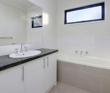 Spacious Townhouse in Convenient Location - Photo 4