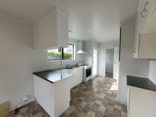 2 Massine Place, Randwick Park, Auckland - Photo 1