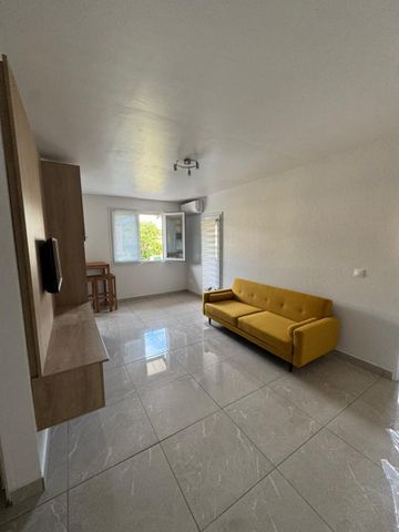 Location Appartement 2 pièces 42m² REMIRE MONTJOLY 97354 - Photo 3