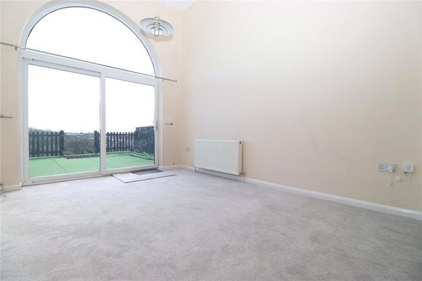 2 bedroom end of terrace house to rent - Photo 1