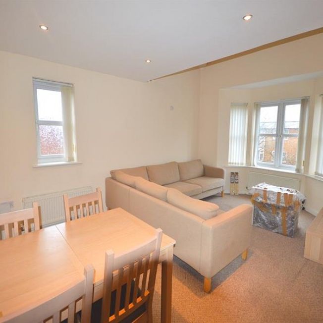 3 Bedroom Apartment To Let - Photo 1