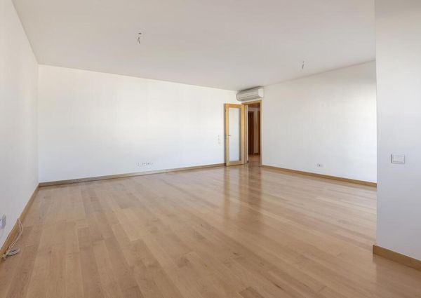 3 Bedroom Apartment with a view, Fórum Oeiras, Oeiras