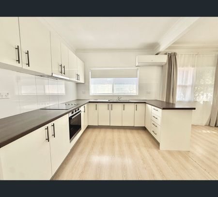 49 Grandview Drive, Campbelltown, NSW 2560 - Photo 2