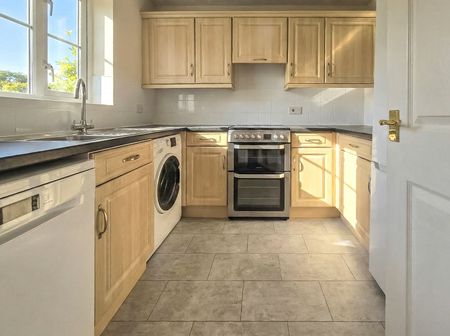 Bentley Drive, CM17, Harlow - Photo 4