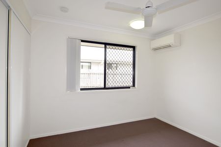 BREAK LEASE :: FULLY AIR CONDITIONED HOME WITH DOUBLE SIDE GATE ACCESS! - Photo 4