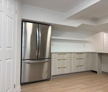 For Lease - Lower 39 Silversted Drive, Toronto, Ontario - Photo 4