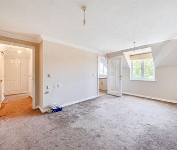 Fern Hill Lodge , Farnborough - Photo 3
