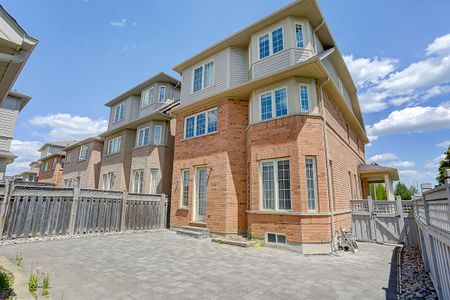 For Lease - 10 Paper Birch Drive, Markham, Ontario - Photo 5