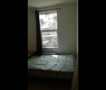 1 bedroom in a house share to rent - Photo 6