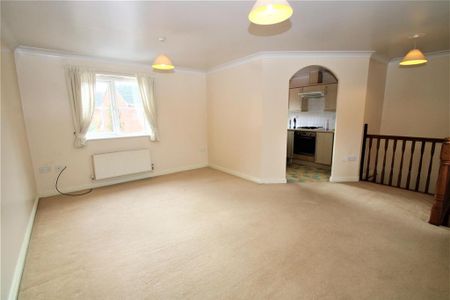 2 bedroom flat to rent - Photo 2